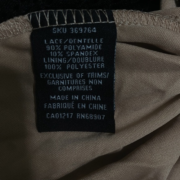 Lace BodyCon Dress - Picture 9 of 9